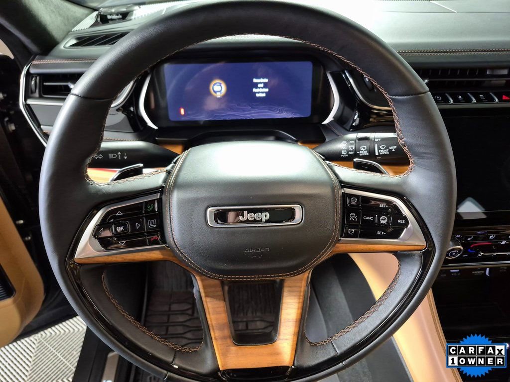 Used 2024 Jeep Grand Cherokee Summit image 11