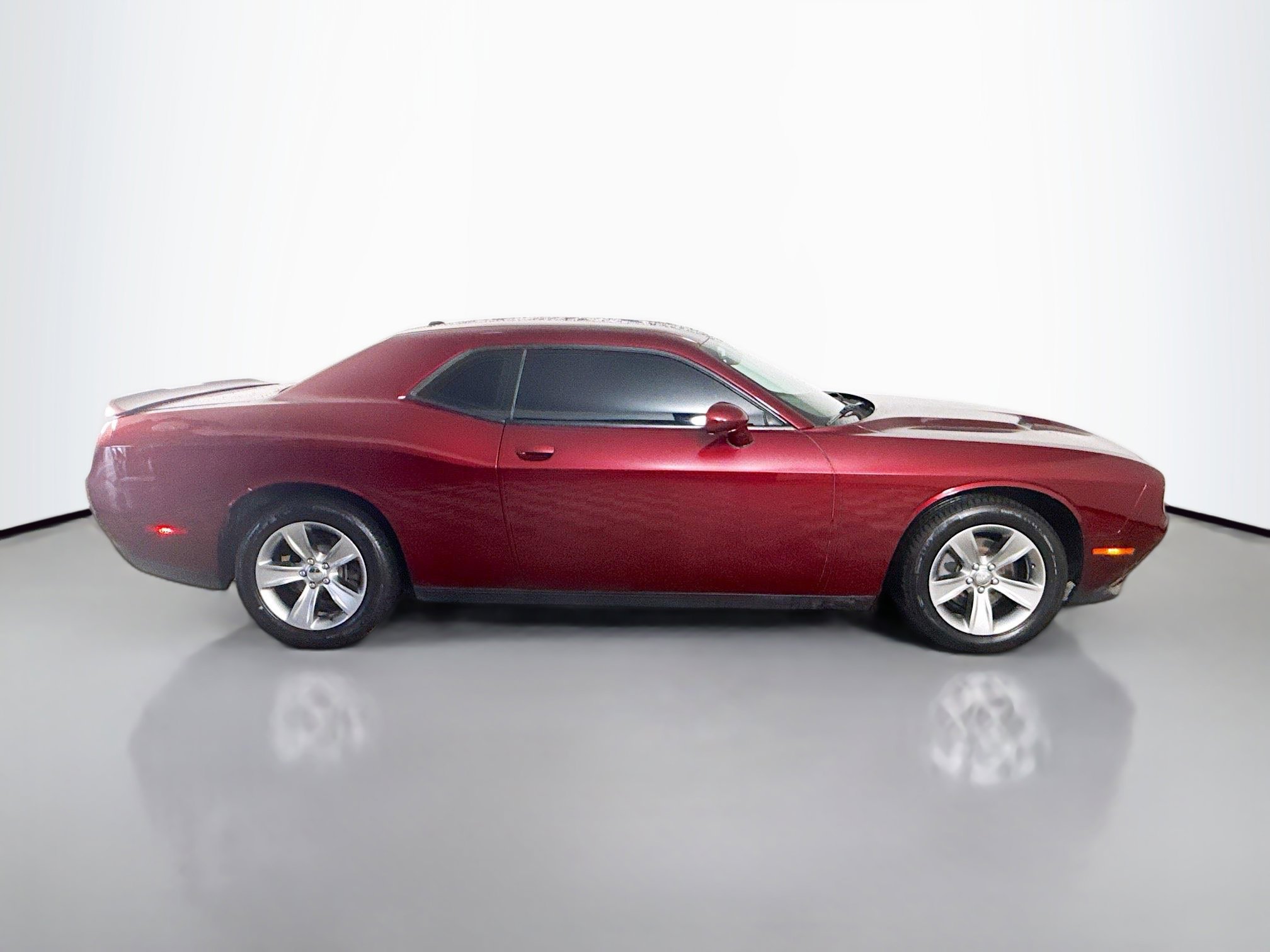 Used 2019 Dodge Challenger SXT image 11