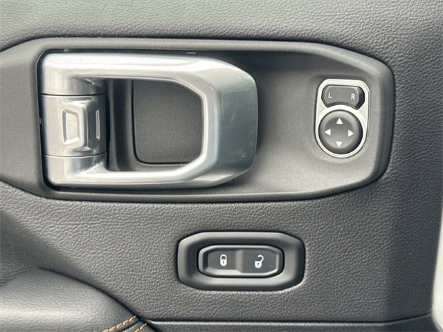 Used 2020 Jeep Wrangler Unlimited Sahara image 20