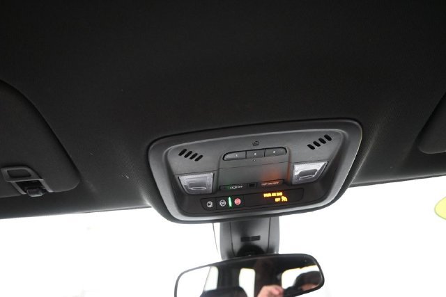 Used 2023 Chevrolet Traverse LT FWD image 12