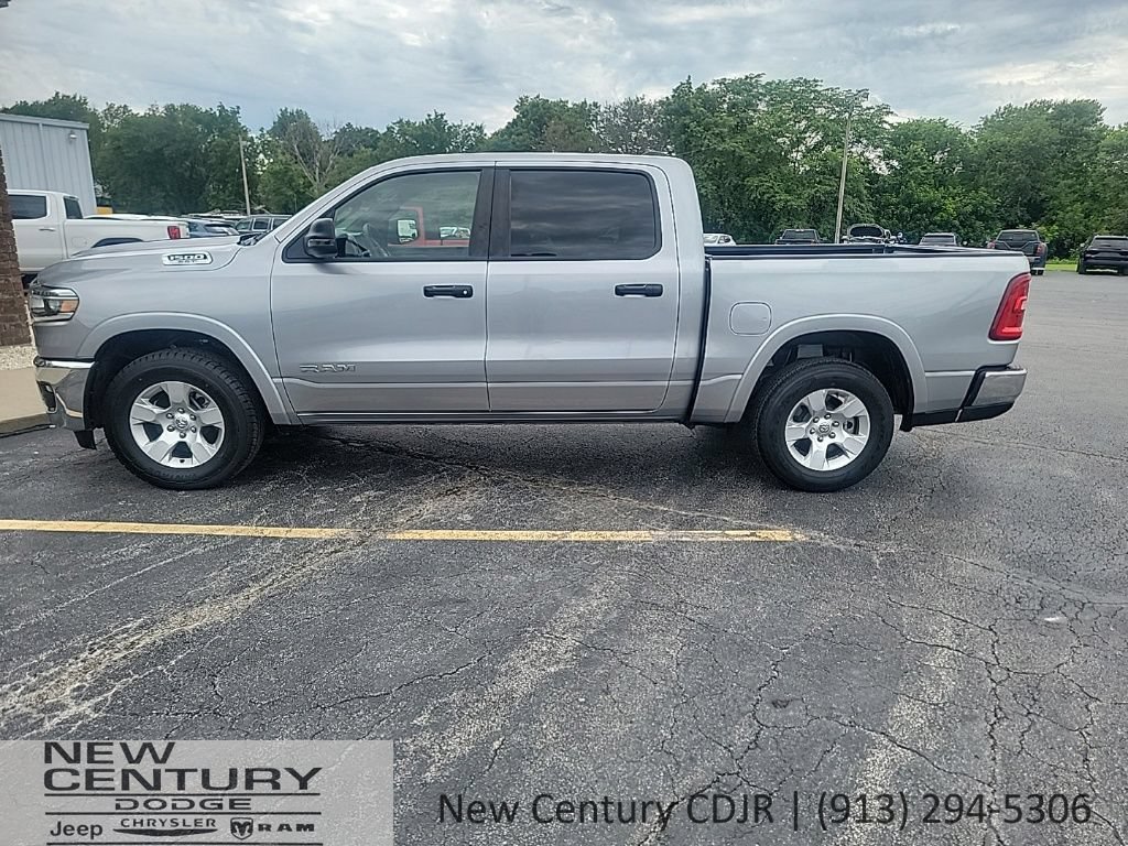 Used 2025 RAM 1500 Big Horn AWD/4WD image 2