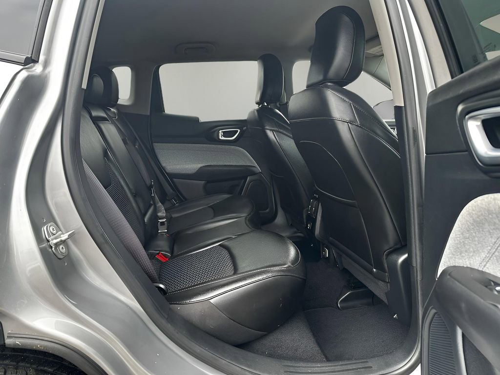 Used 2022 Jeep Compass Latitude image 18