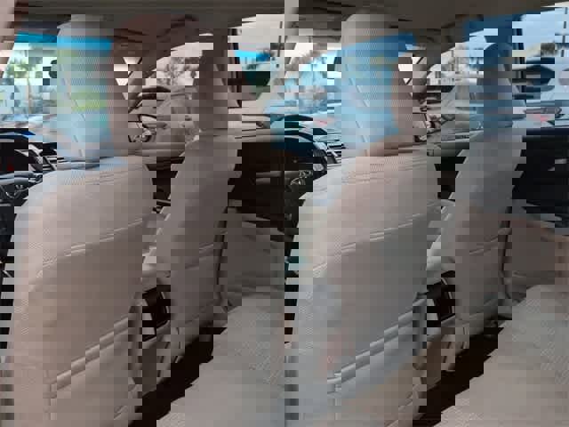 Used 2014 Toyota Camry L image 19