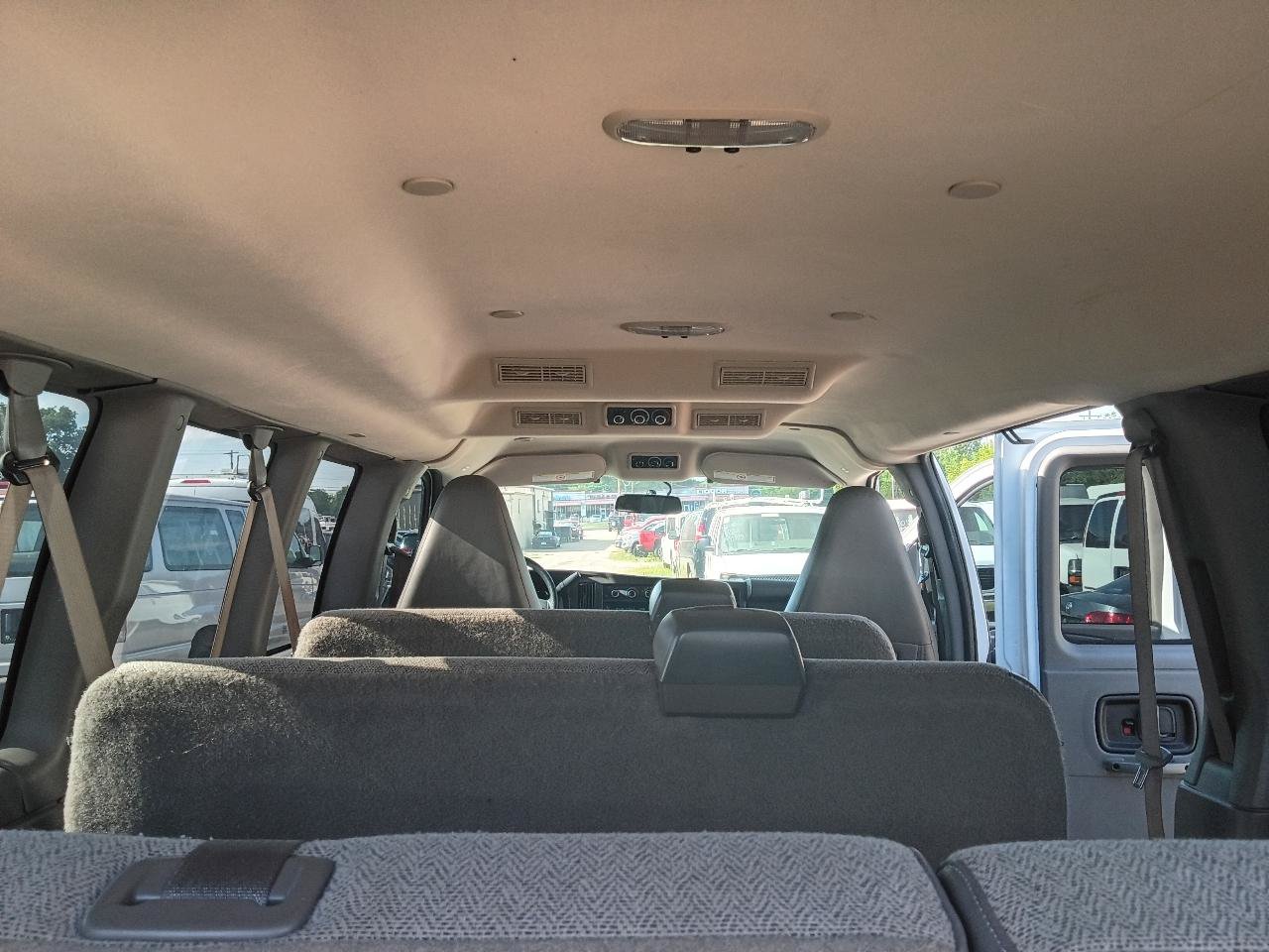 Used 2019 Chevrolet Express 3500 LS RWD image 24