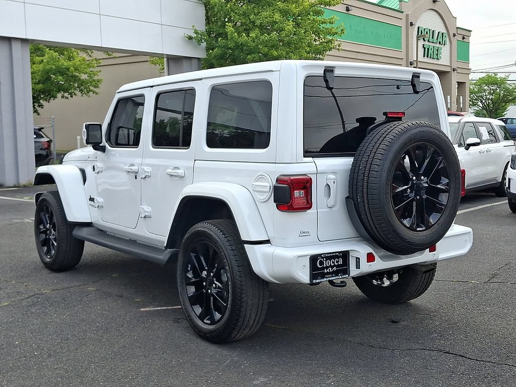 Used 2022 Jeep Wrangler Unlimited Sahara AWD/4WD image 7