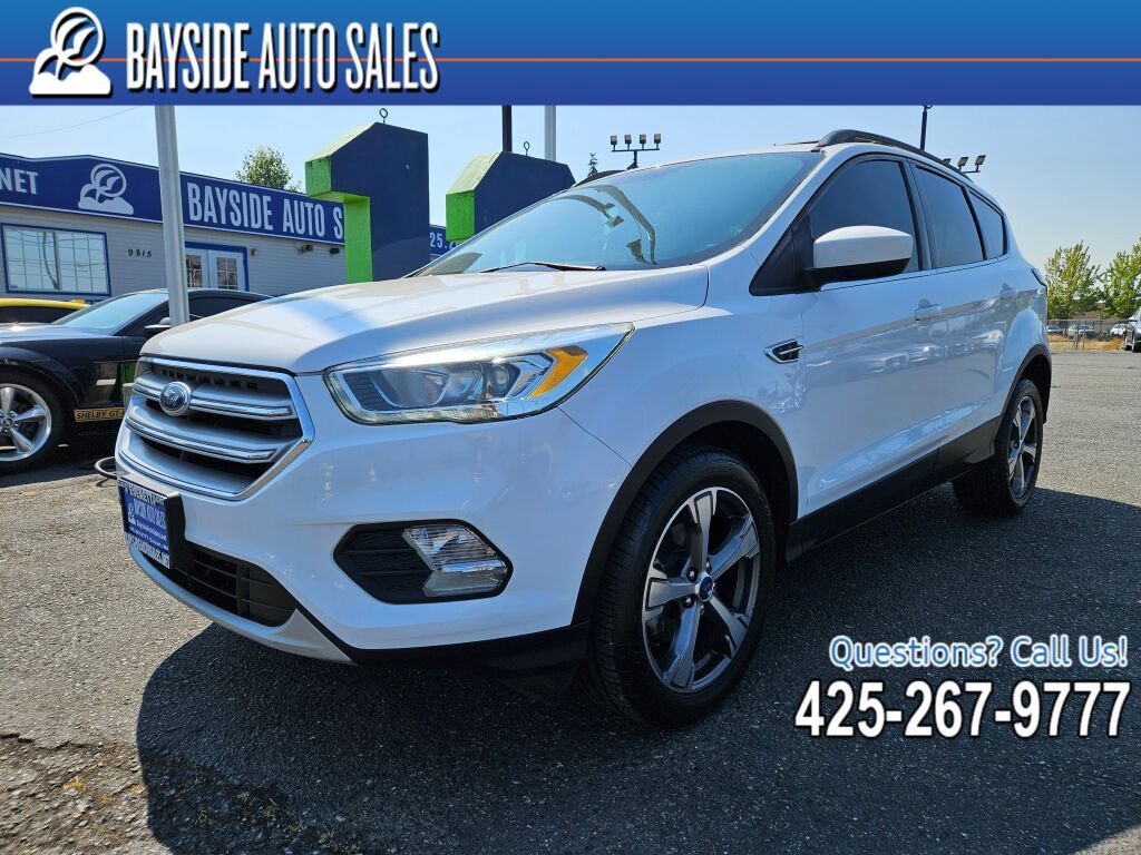 Used 2017 Ford Escape SE w/ SE Leather Comfort Package FWD image 1