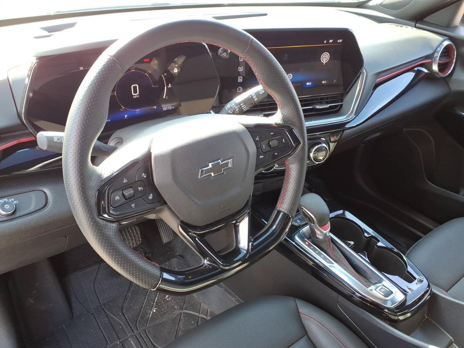 Used 2024 Chevrolet Trax RS w/ Sunroof Package FWD image 12