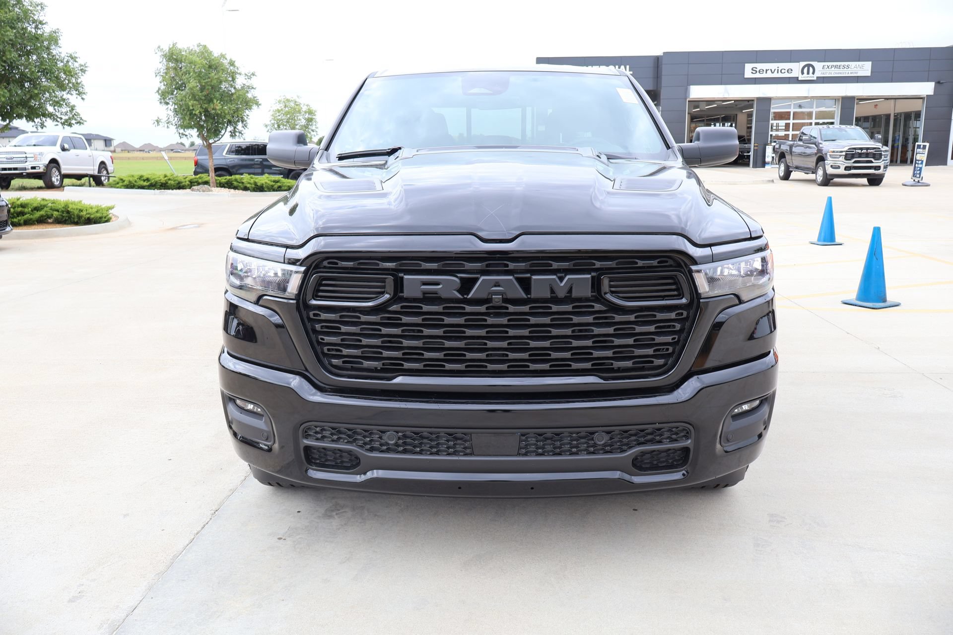 New 2026 RAM 1500 Express AWD/4WD image 8