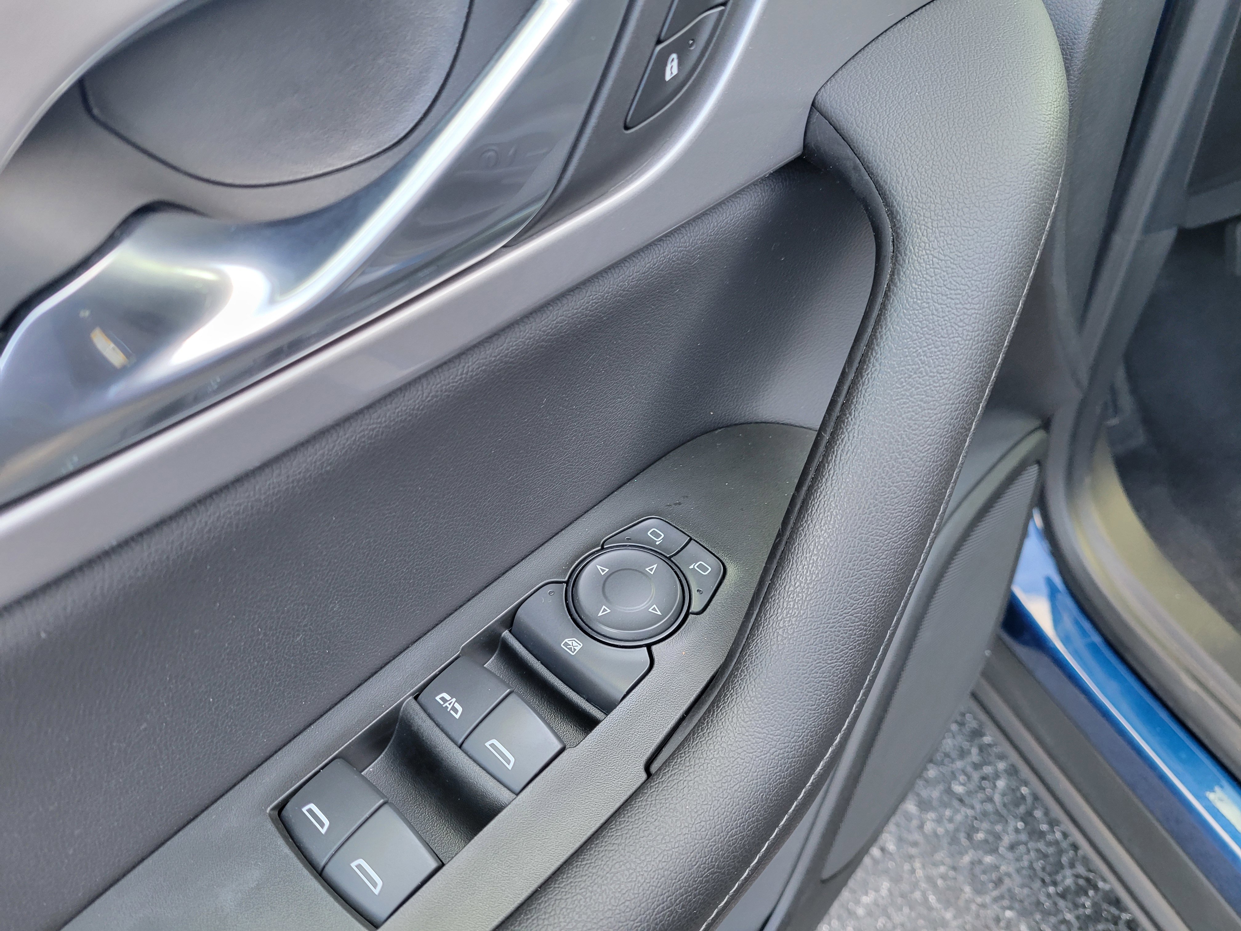 Certified 2022 Chevrolet Blazer LT w/ Midnight/Sport Edition image 25