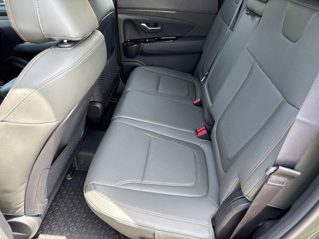 Used 2025 Hyundai Santa Cruz Limited image 11