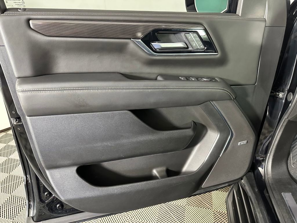 Used 2025 GMC Yukon Elevation image 23