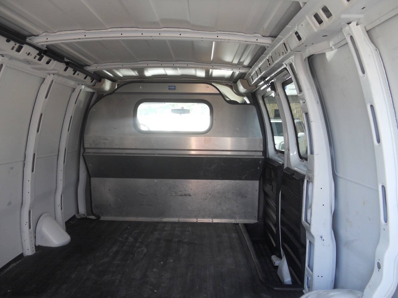 Used 2013 Chevrolet Express 2500 RWD image 6