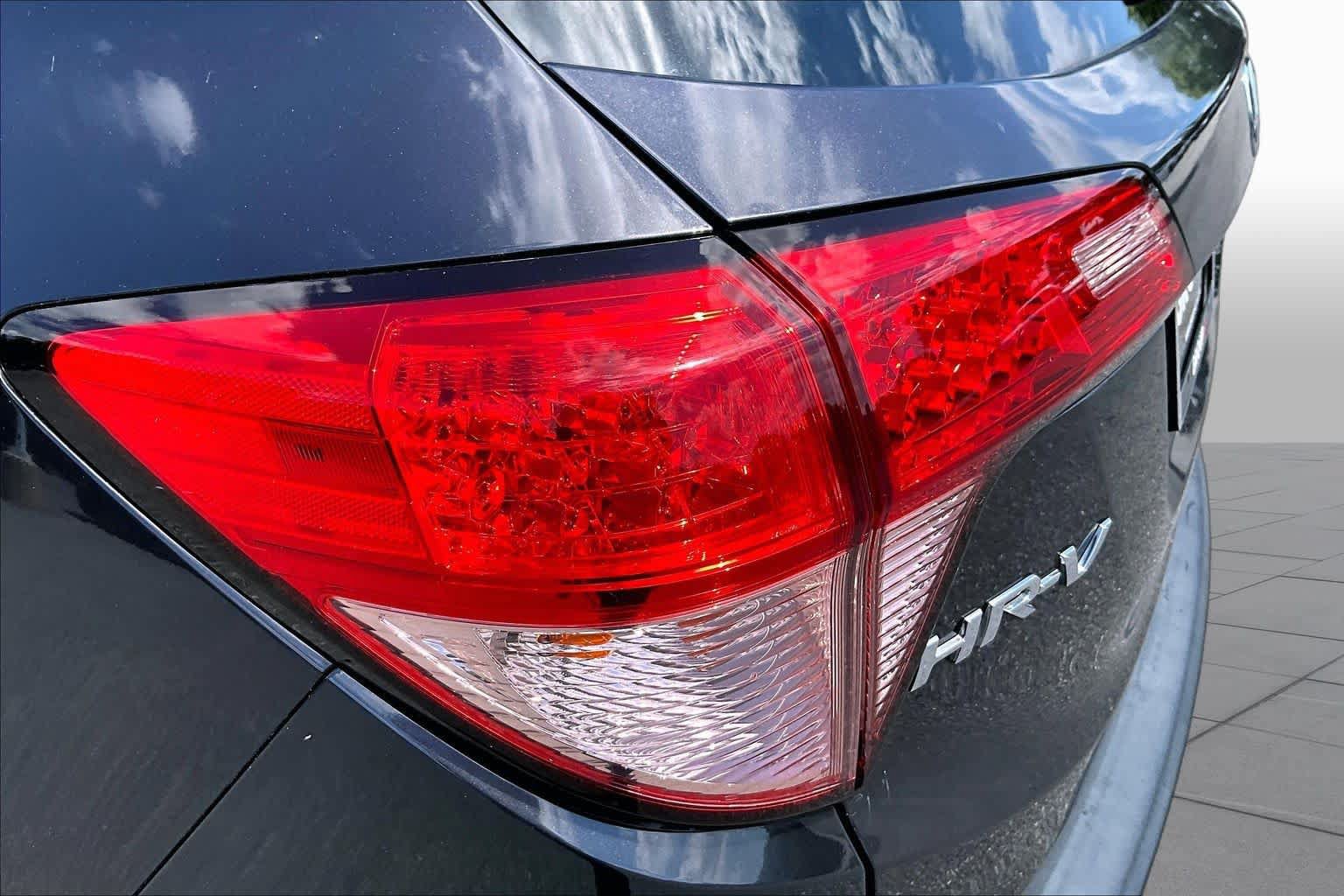 Used 2018 Honda HR-V EX image 29