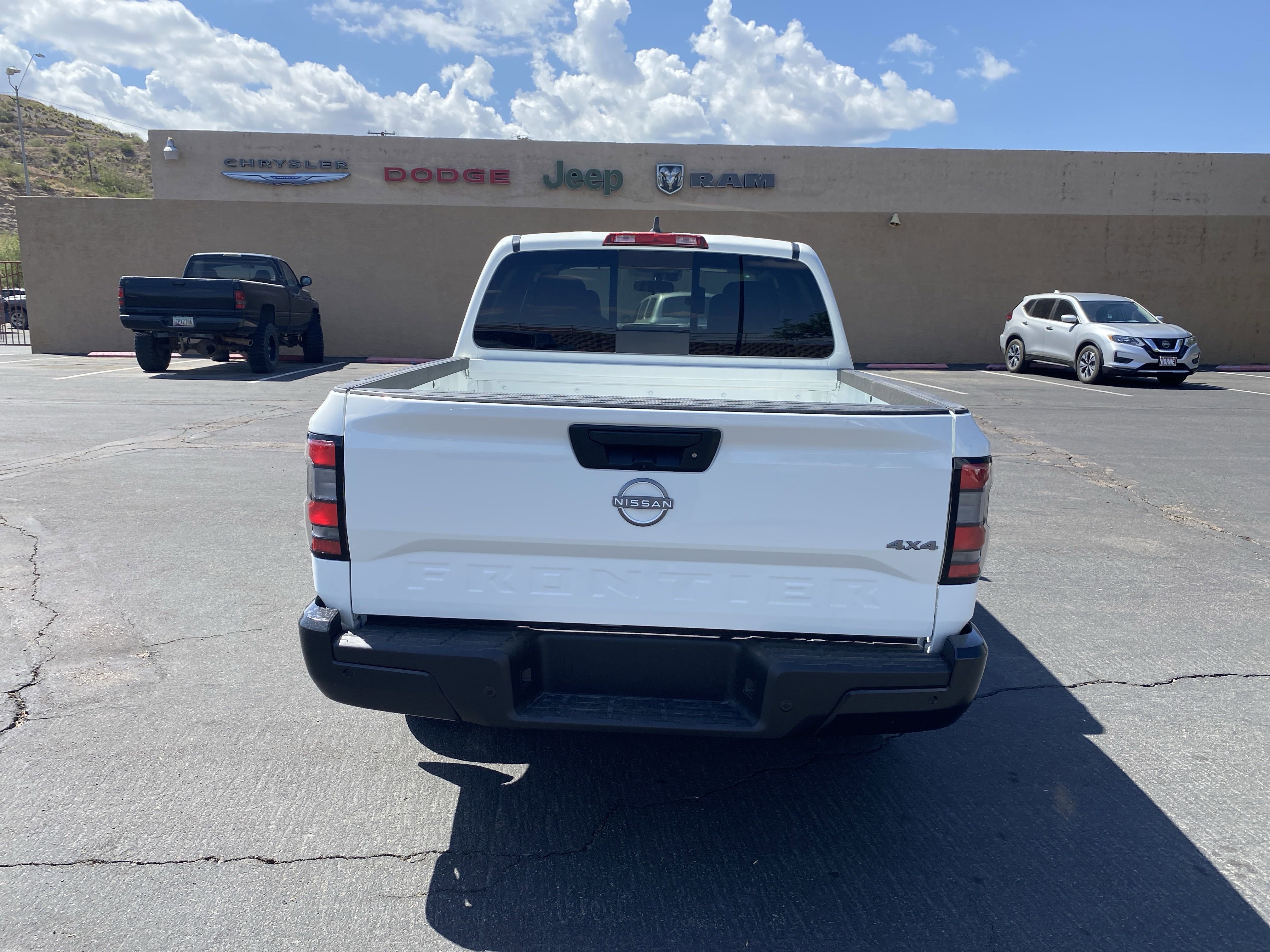 New 2025 Nissan Frontier S image 3