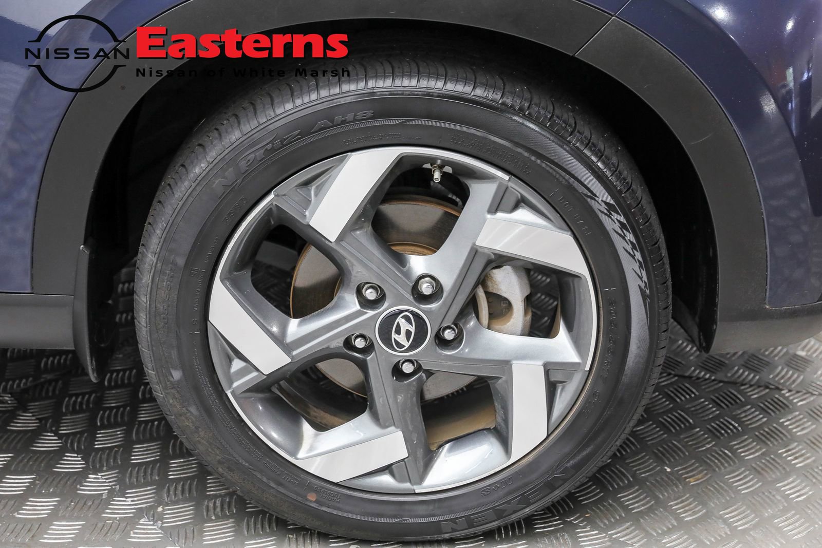 Used 2023 Hyundai Venue Limited image 46