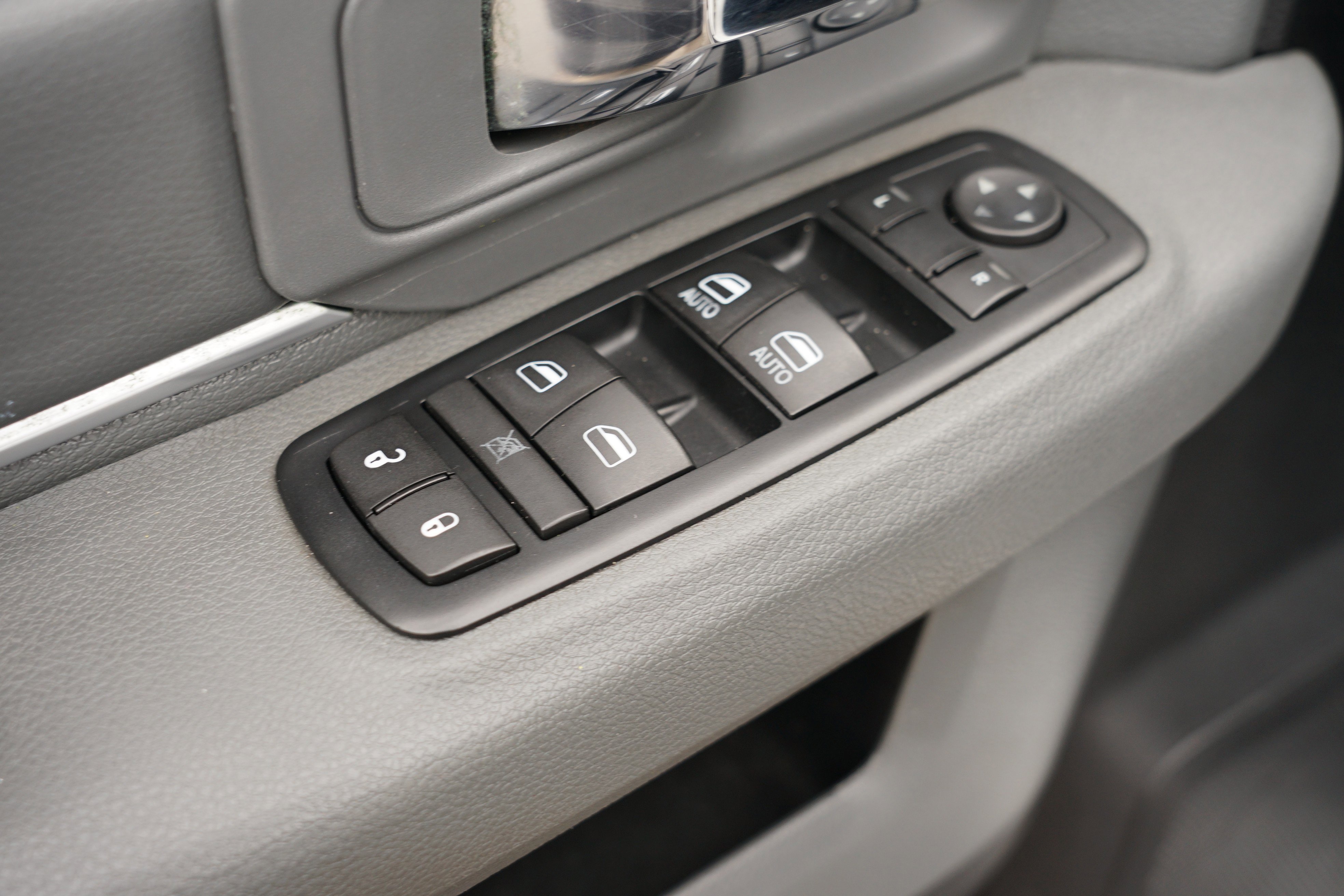 Used 2016 RAM 2500 SLT w/ Protection Group image 17