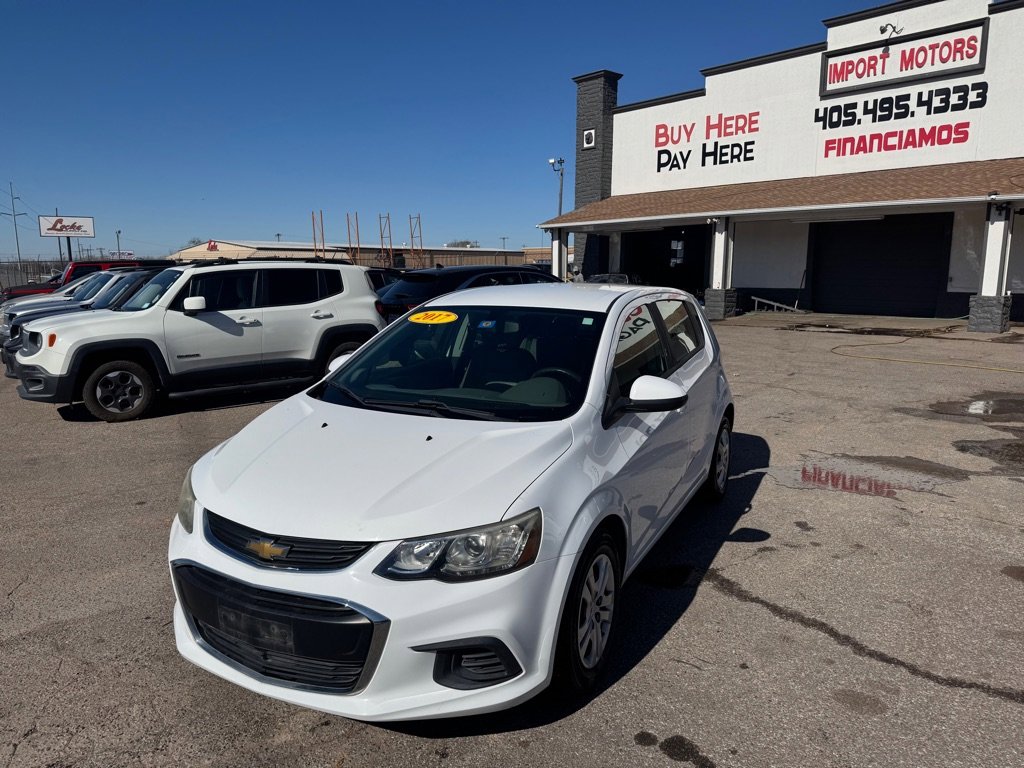 Used 2017 Chevrolet Sonic LT image 1