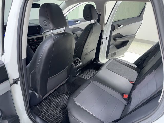 Used 2023 Volkswagen Taos SE w/ Panoramic Sunroof Package image 26