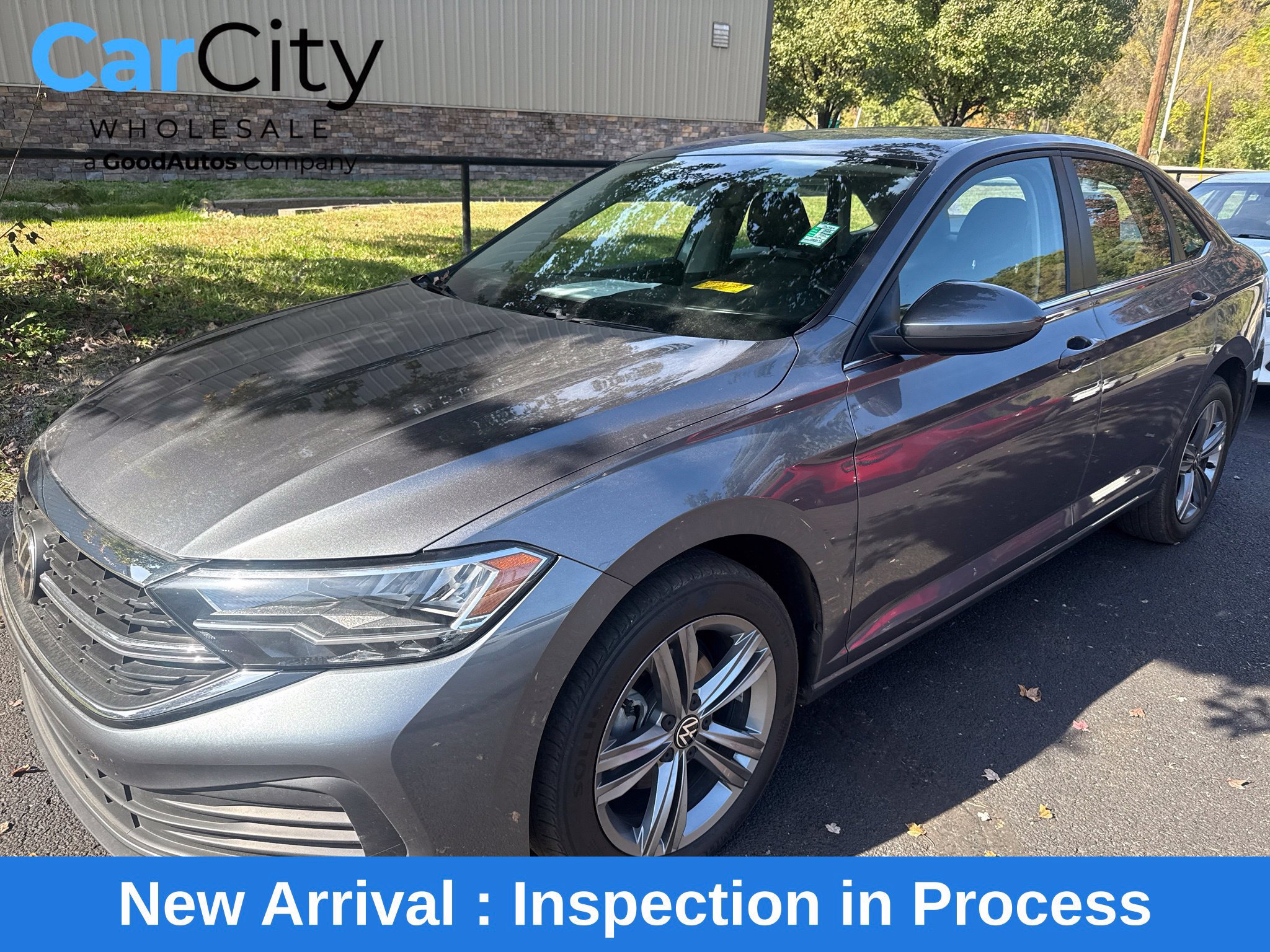 Used 2024 Volkswagen Jetta SE FWD image 1