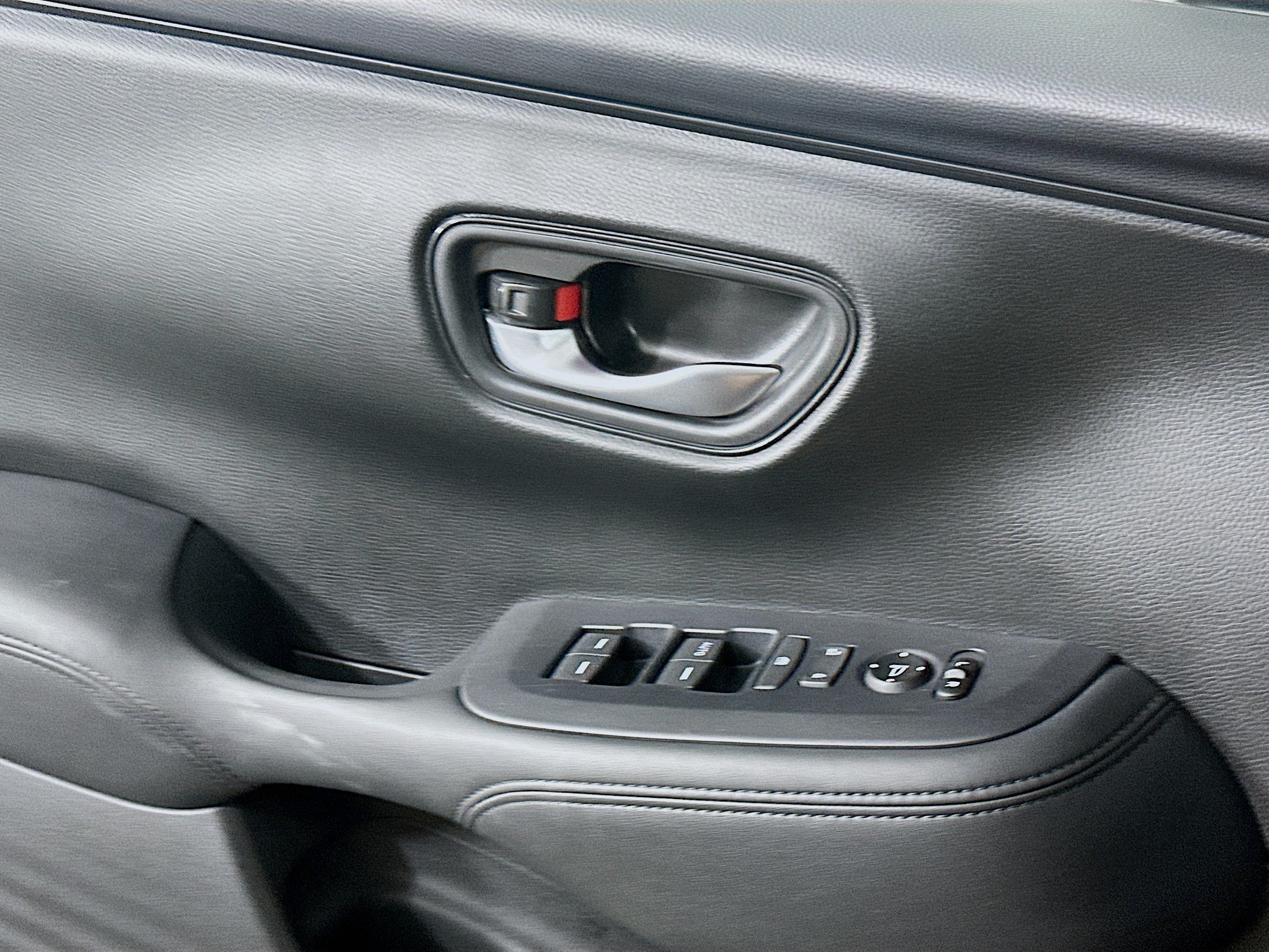 Used 2025 Honda HR-V LX image 15