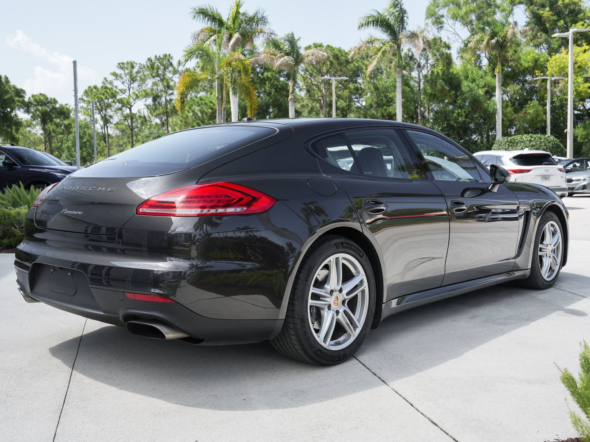 Used 2014 Porsche Panamera 4 AWD/4WD image 10