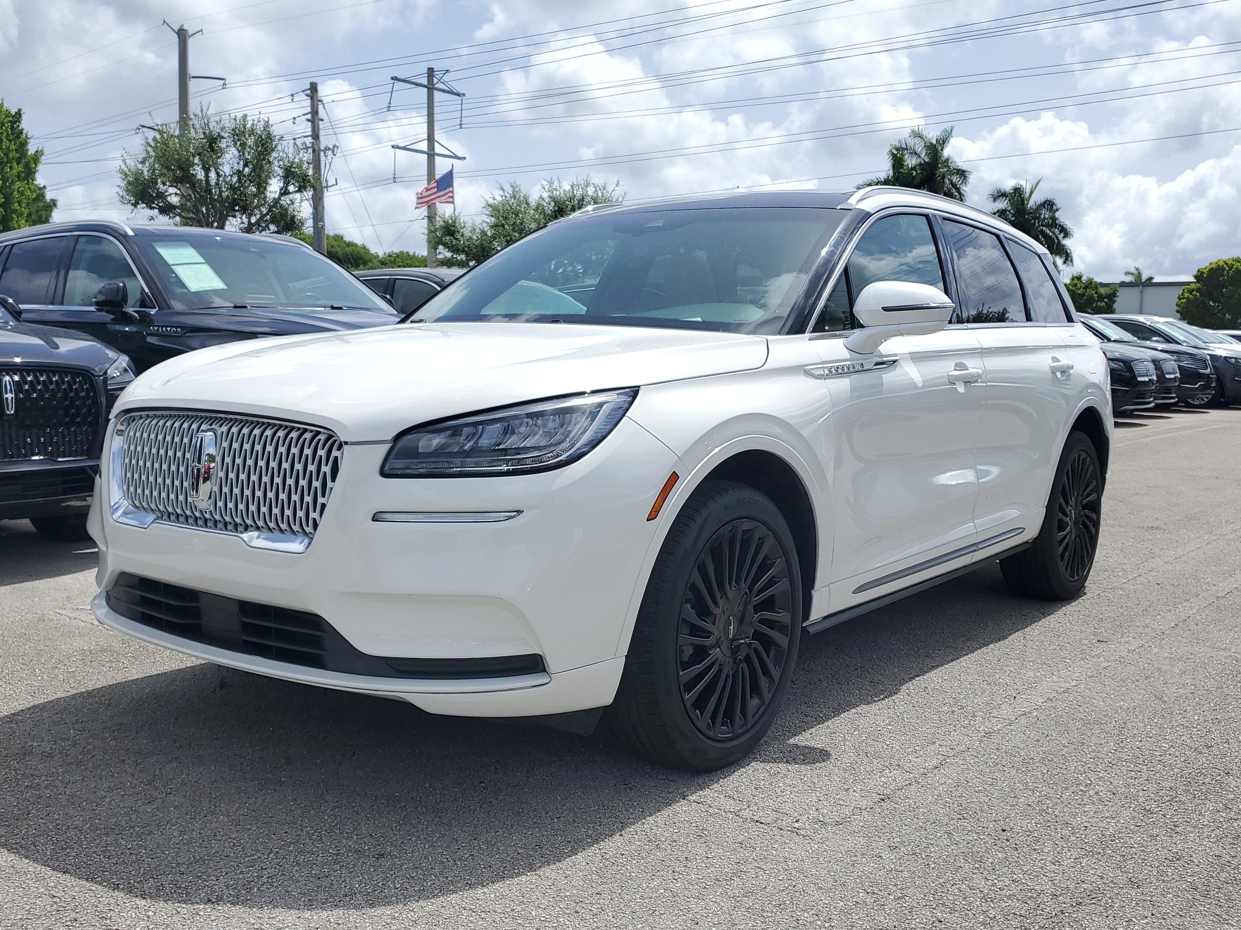 Used 2022 Lincoln Corsair Reserve FWD image 3