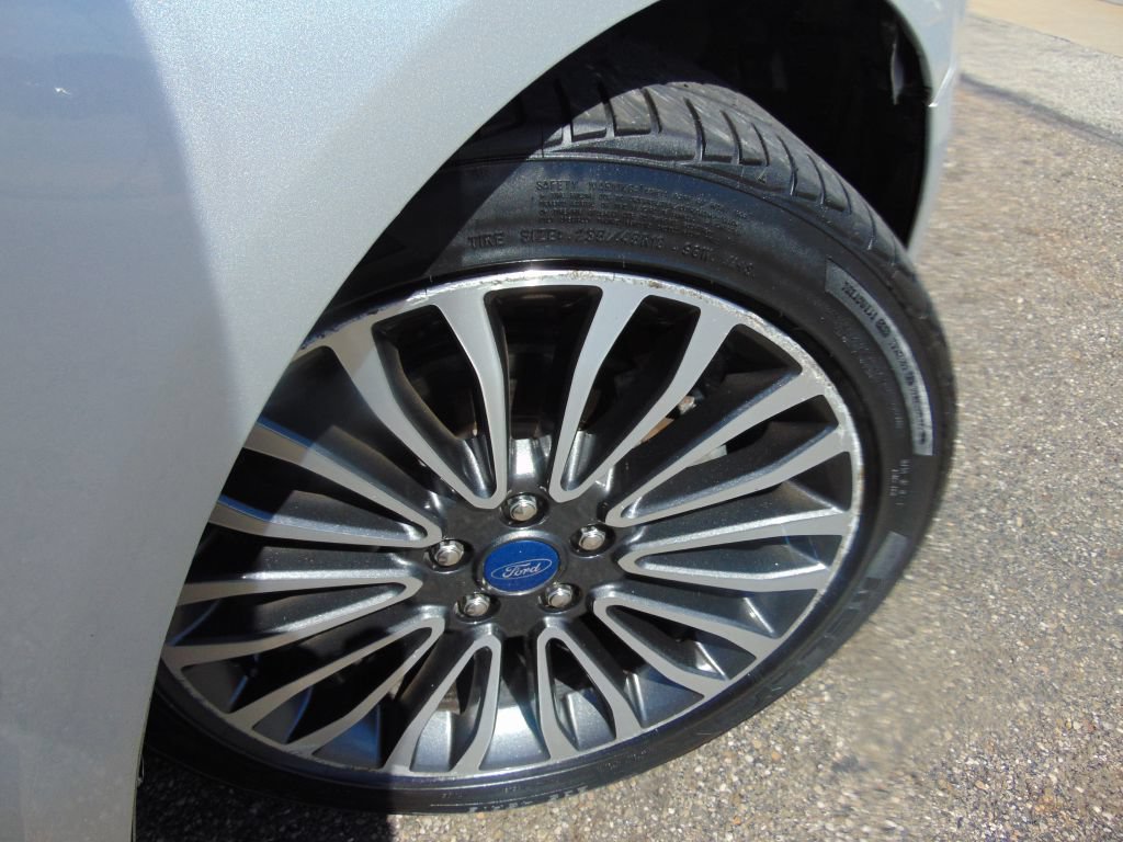 Used 2018 Ford Fusion Titanium FWD image 30