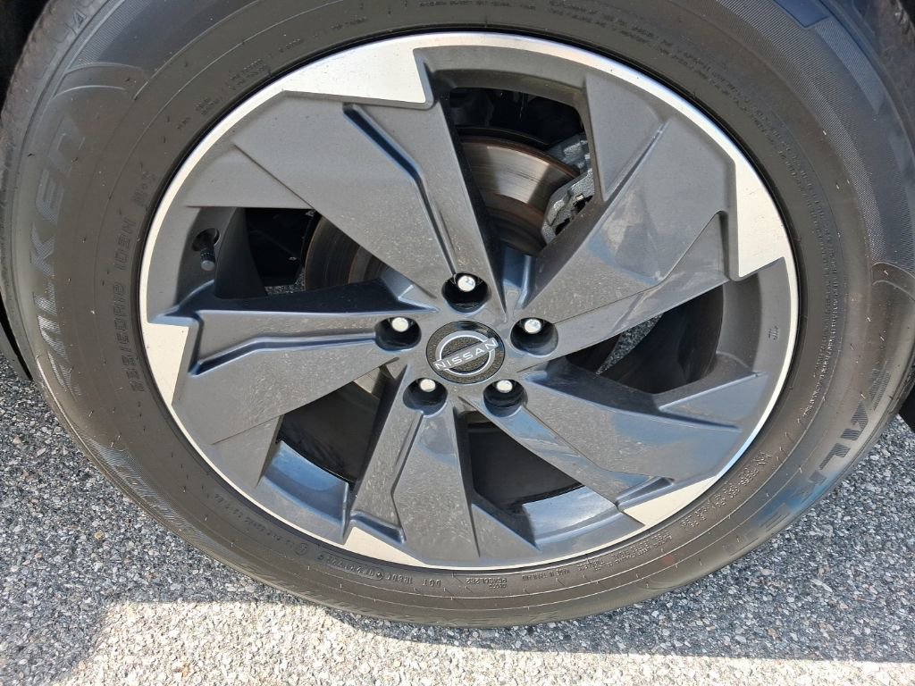 Used 2026 Nissan Rogue SV image 11