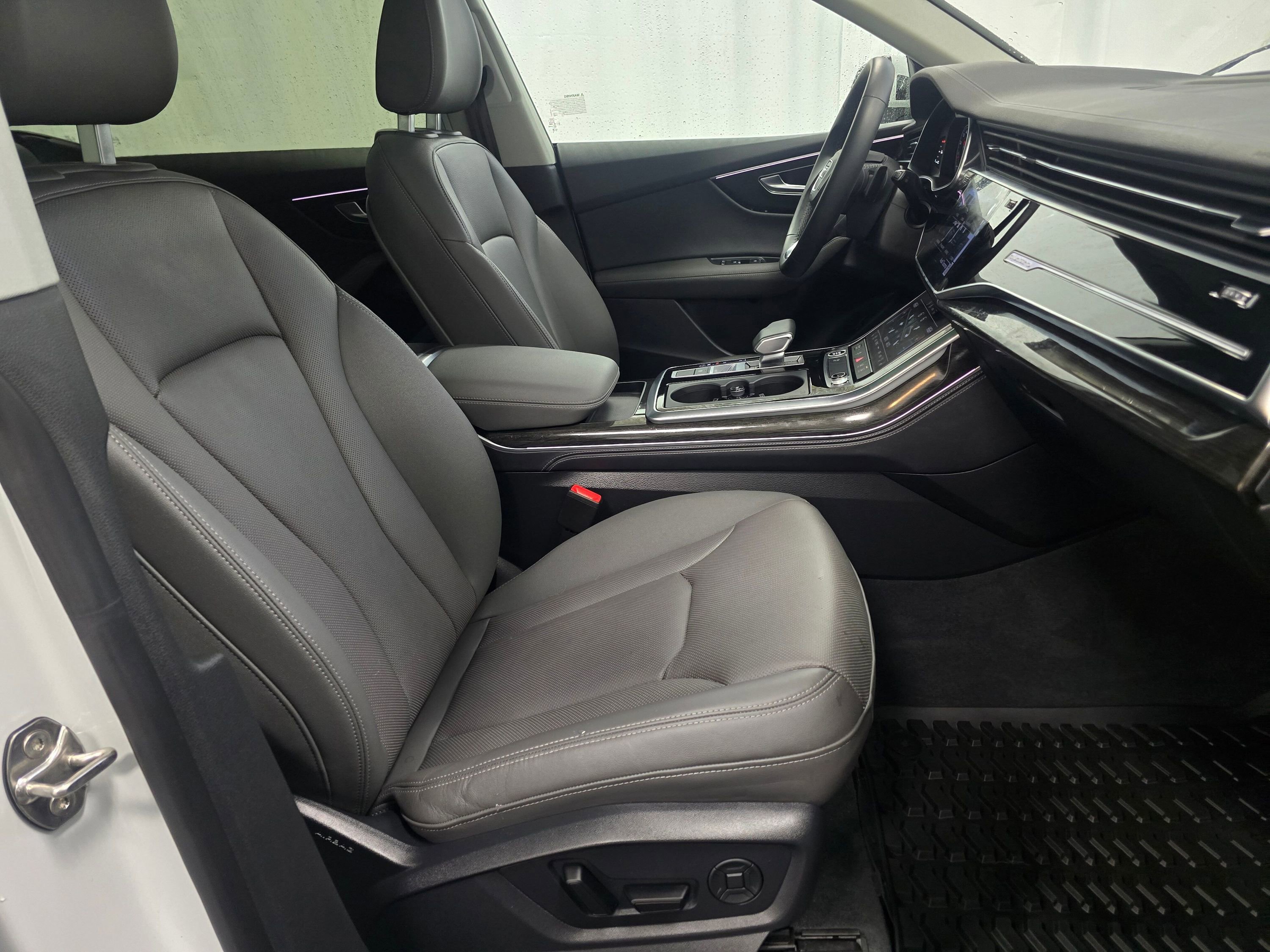 Certified 2025 Audi Q8 Premium Plus w/ Premium Plus Package image 27