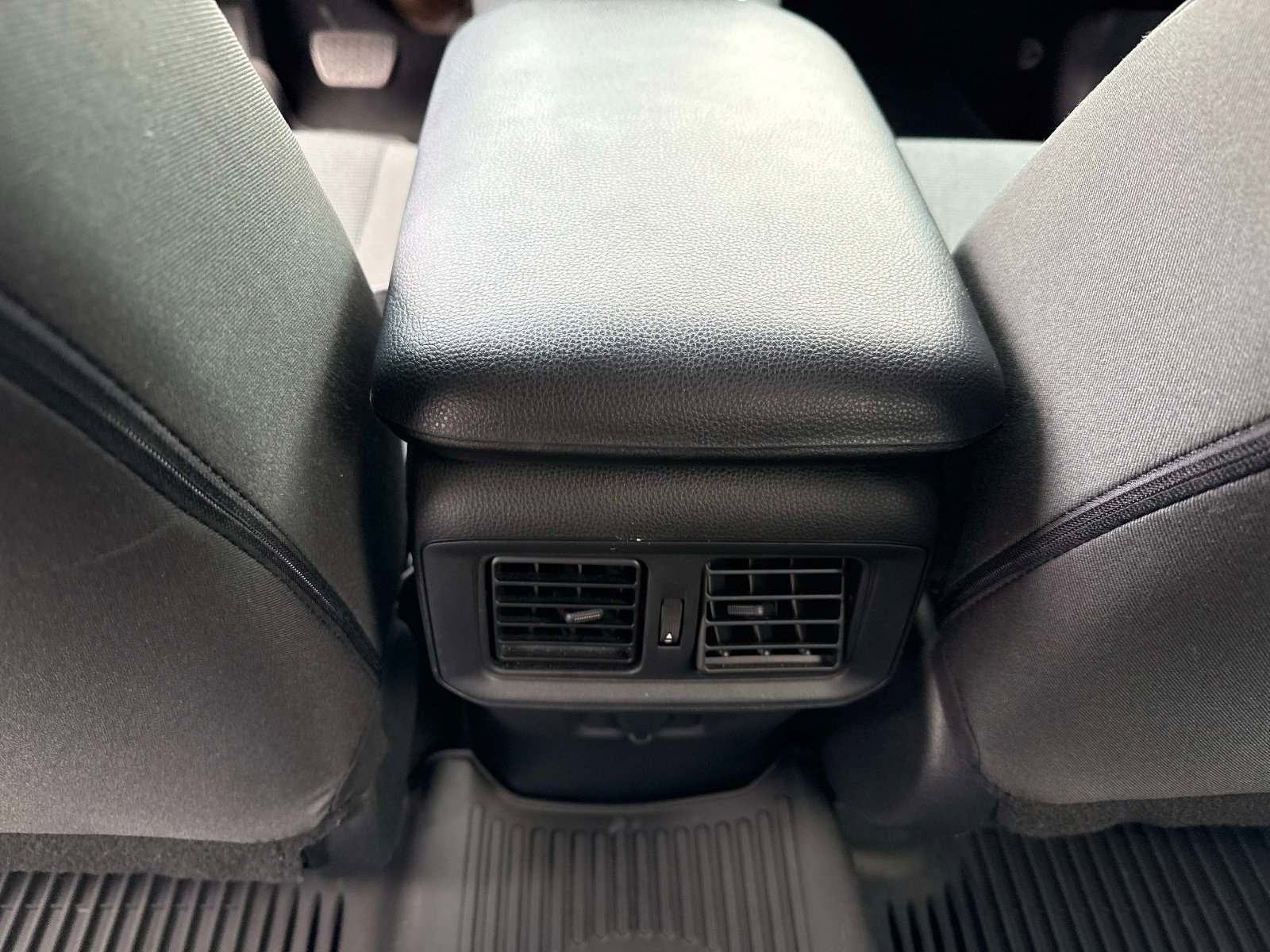 Used 2024 Toyota RAV4 LE FWD image 17