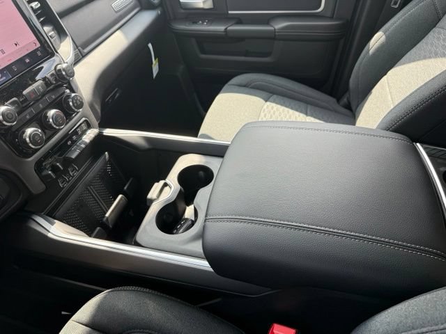 New 2026 RAM 2500 Big Horn AWD/4WD image 38