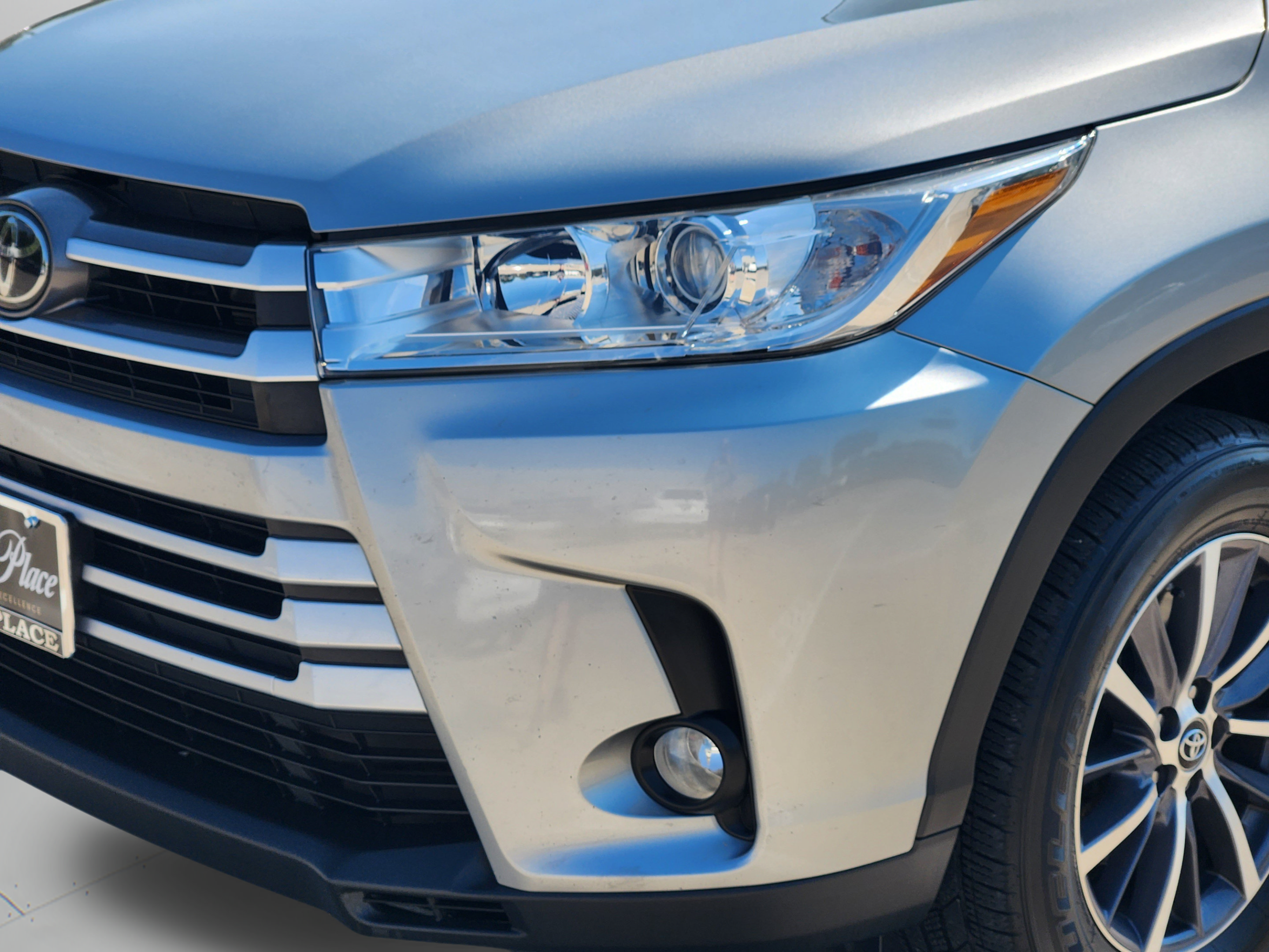 Used 2017 Toyota Highlander XLE AWD/4WD image 31