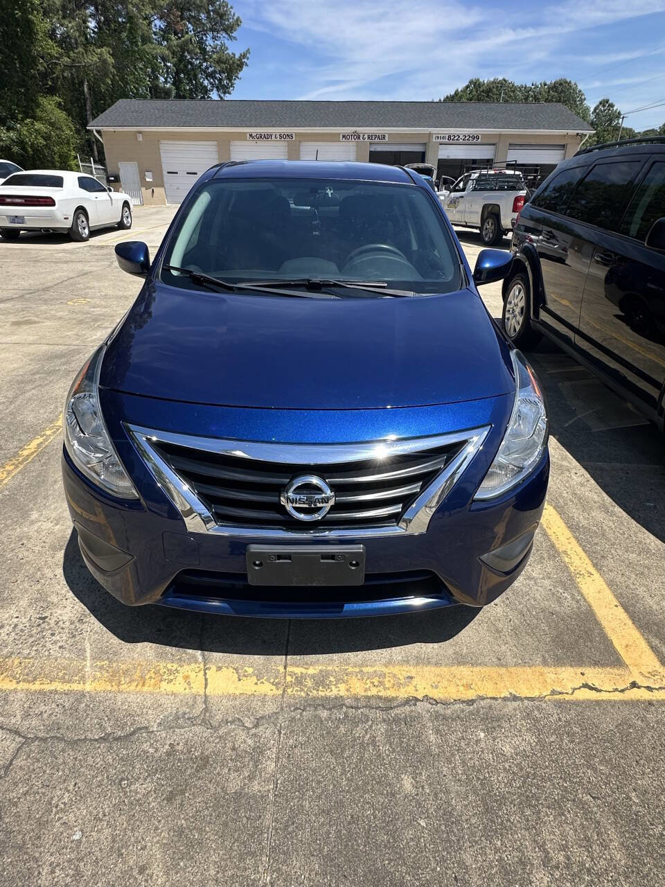 Used 2019 Nissan Versa SV image 1