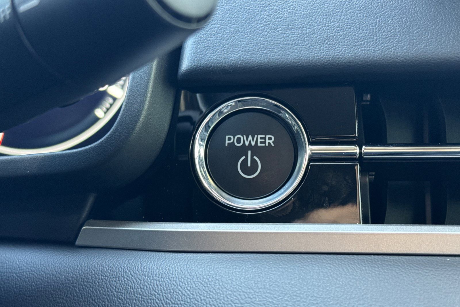 New 2025 Mitsubishi Outlander SEL image 21