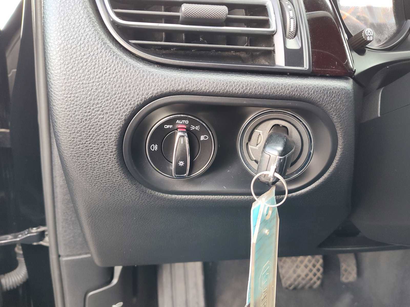 Used 2020 Porsche Macan image 20