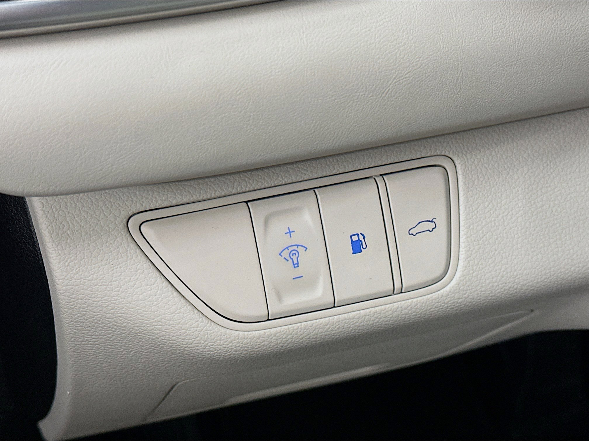 Used 2024 Genesis G70 2.5T image 17