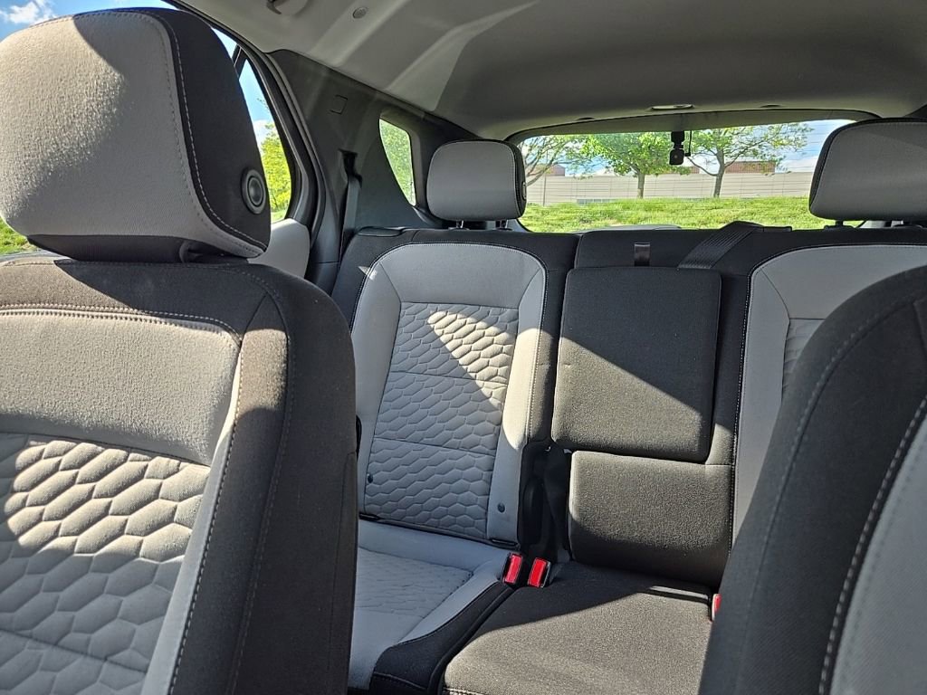 Used 2020 Chevrolet Equinox LS w/ LPO, Floor Liner Package AWD/4WD image 23