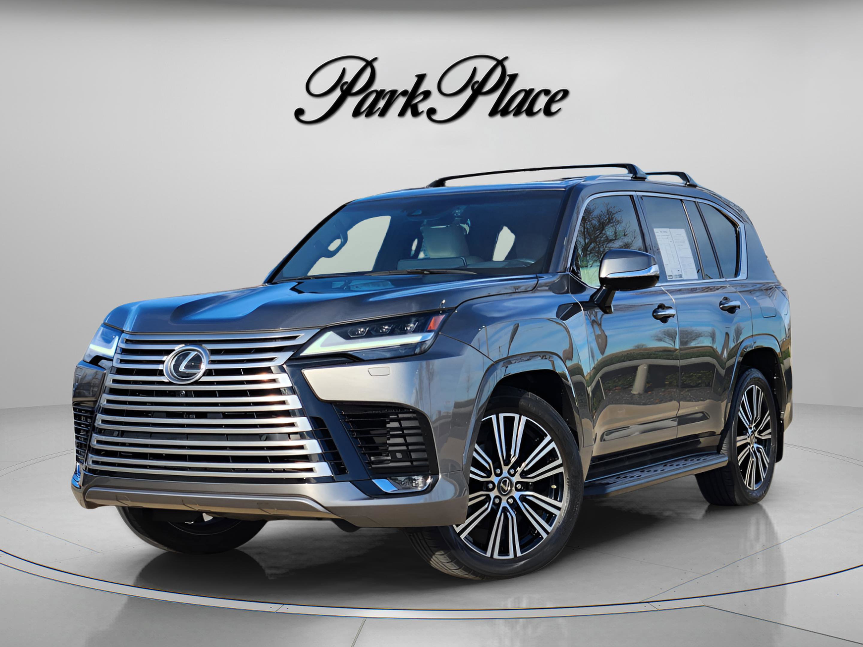 Used 2023 Lexus LX 600 4WD w/ Accessory Package (Z1) image 1