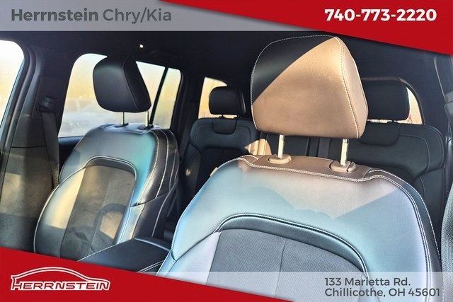 Used 2023 Jeep Grand Cherokee Altitude image 23