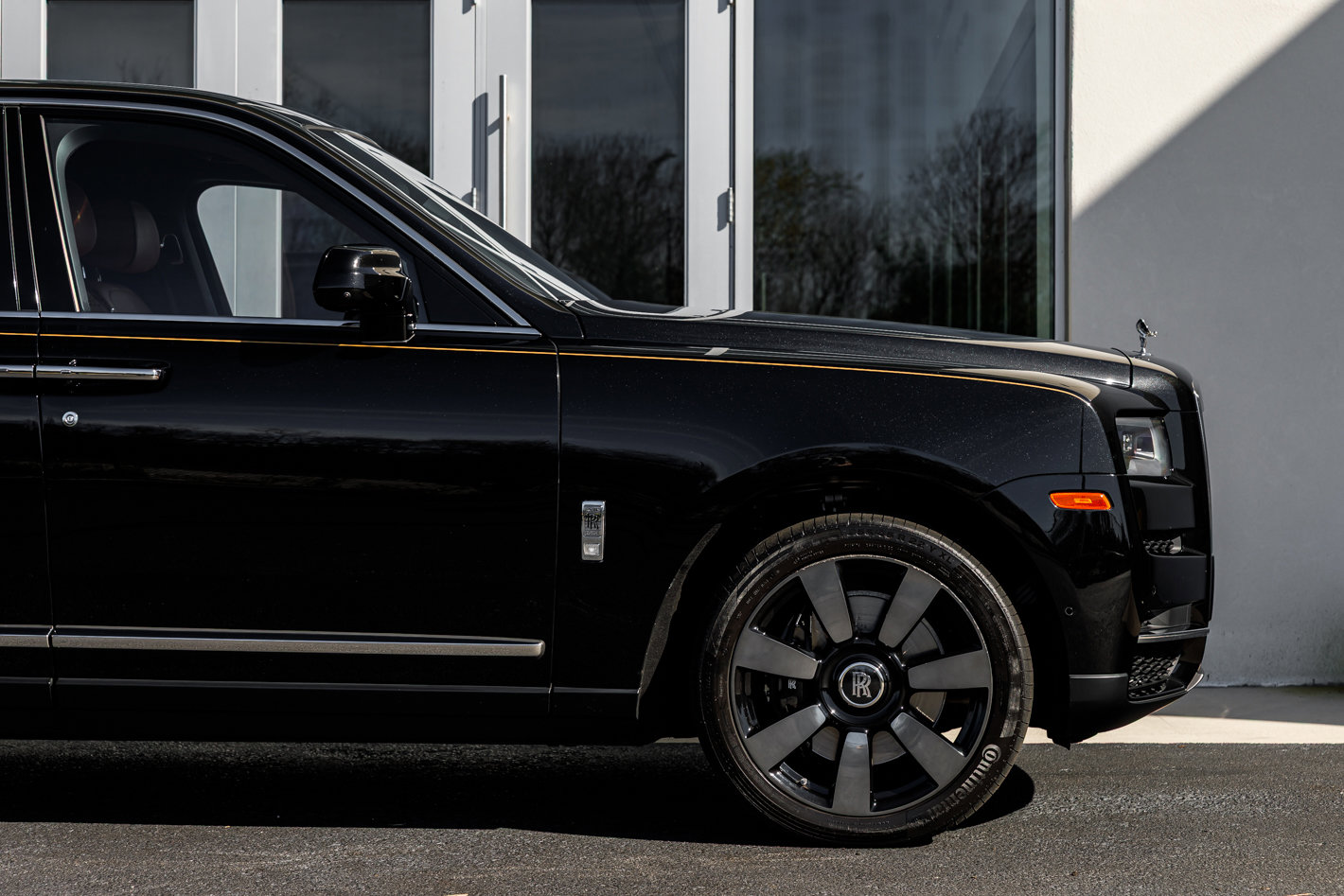 Used 2024 Rolls-Royce Cullinan Base w/ Cullinan Package image 21