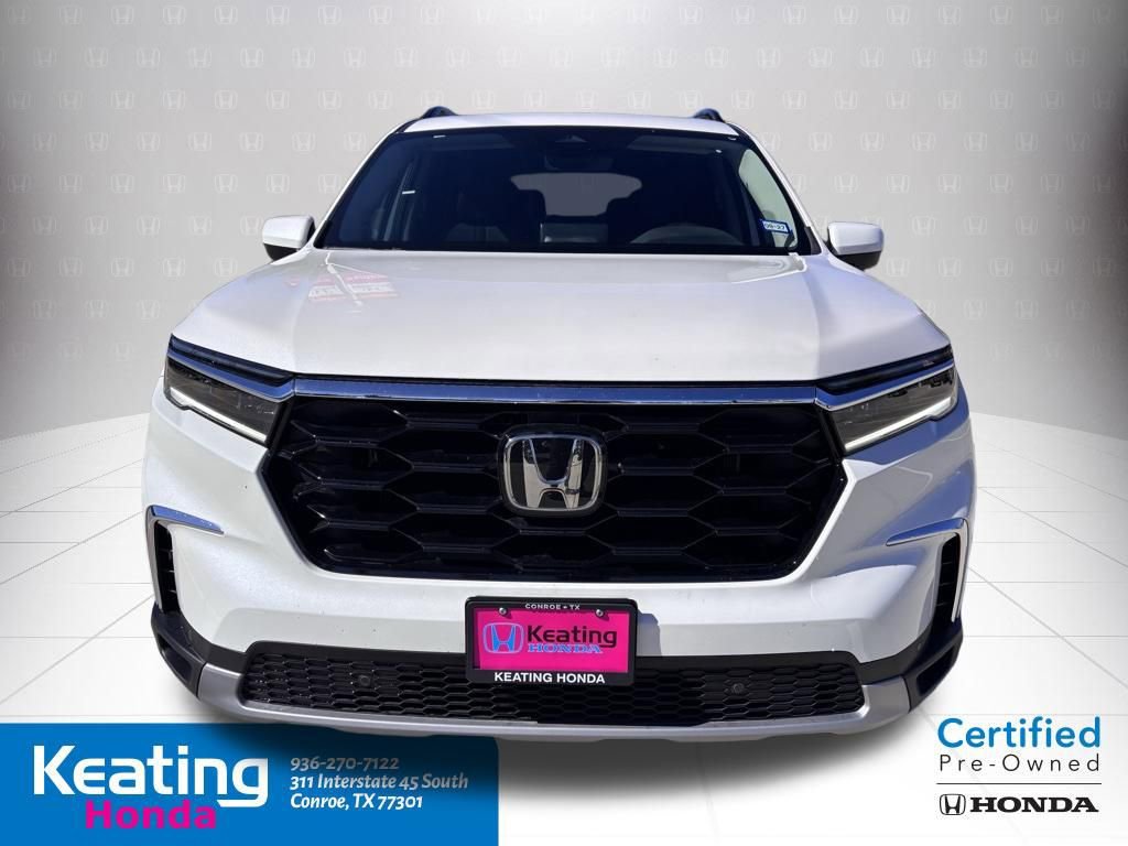 Certified 2025 Honda Pilot Touring image 3