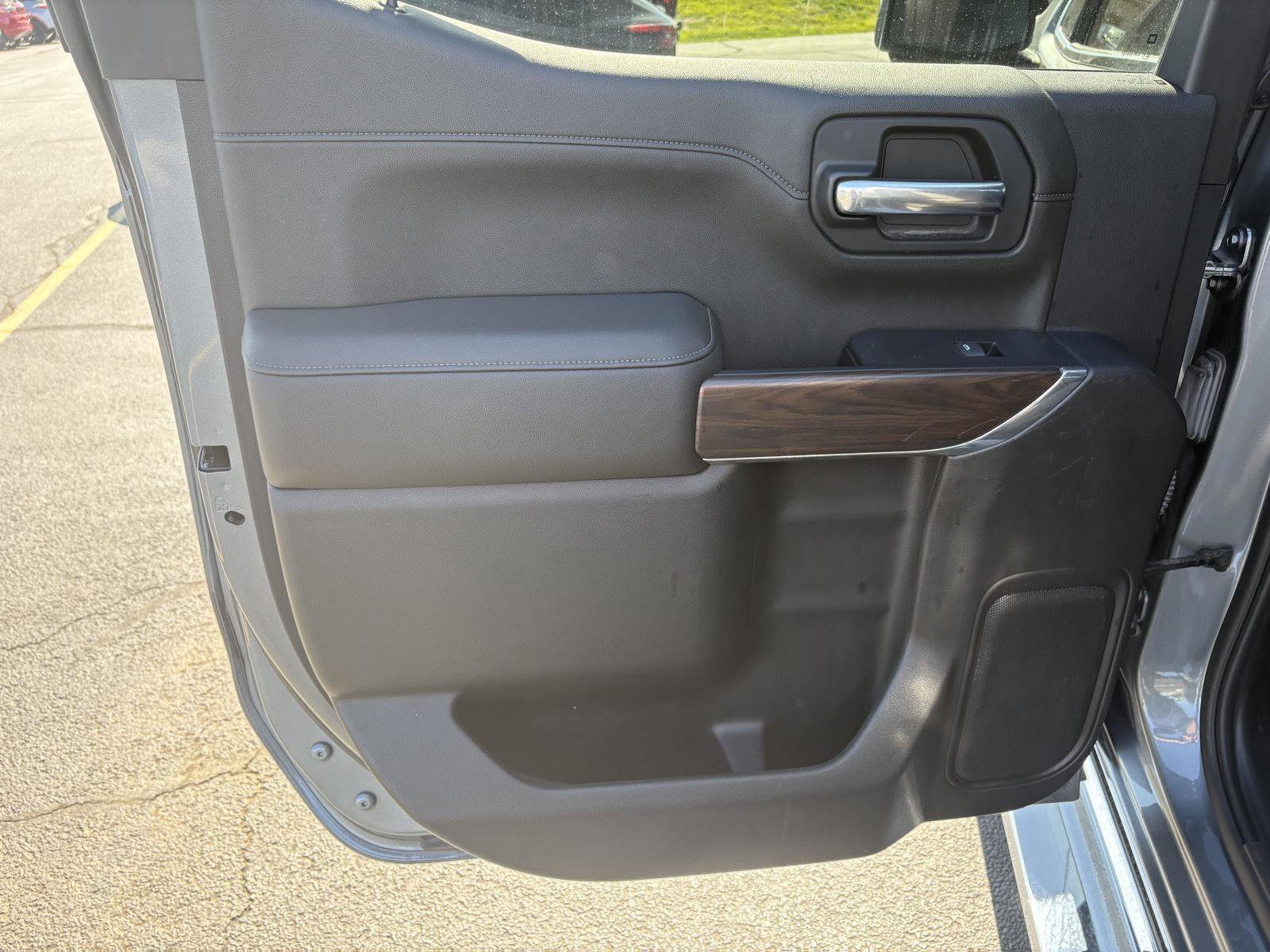 Used 2019 GMC Sierra 1500 SLT w/ SLT Premium Plus Package AWD/4WD image 14