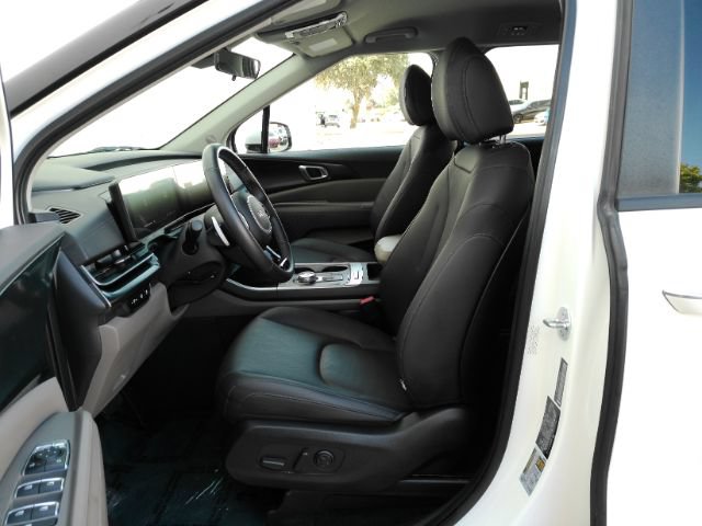 Used 2026 Kia Carnival LXS FWD image 14