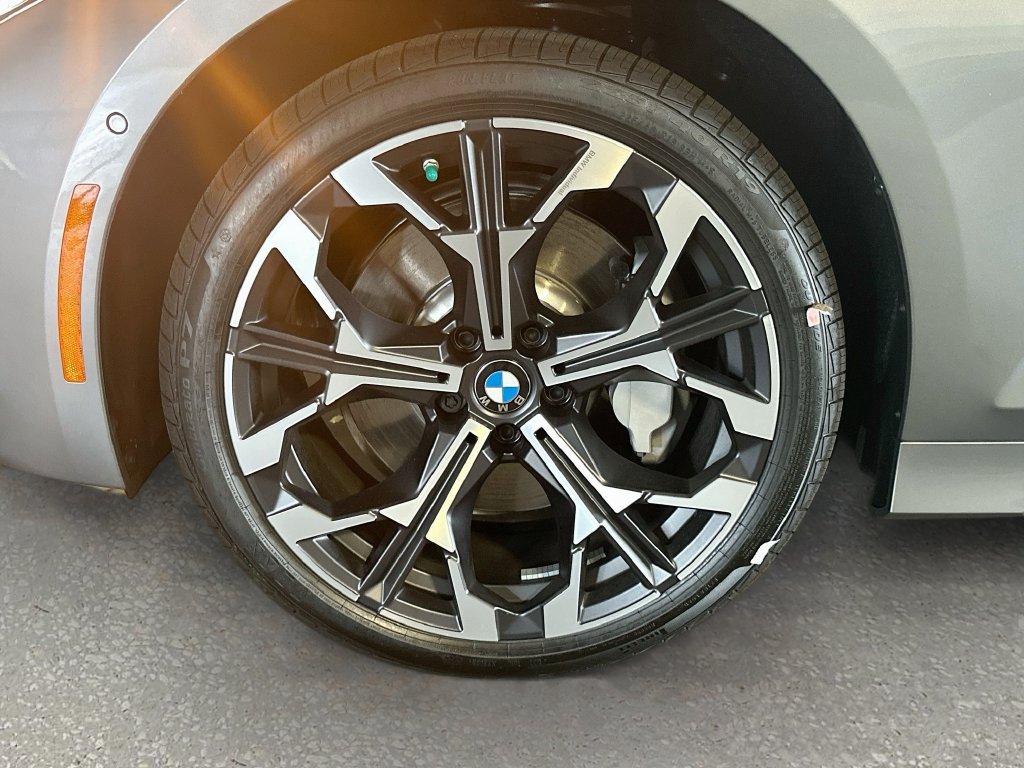 New 2026 BMW 330i xDrive Sedan w/ Premium Package AWD/4WD image 33