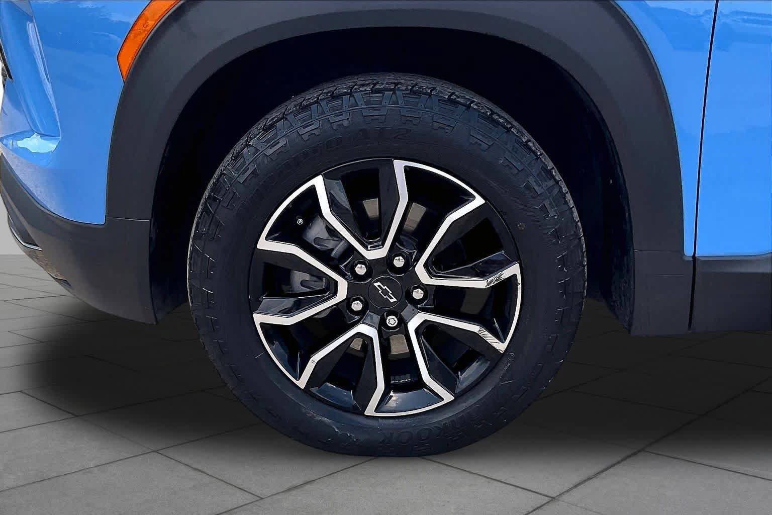 Used 2024 Chevrolet TrailBlazer ACTIV w/ Convenience Package AWD/4WD image 11