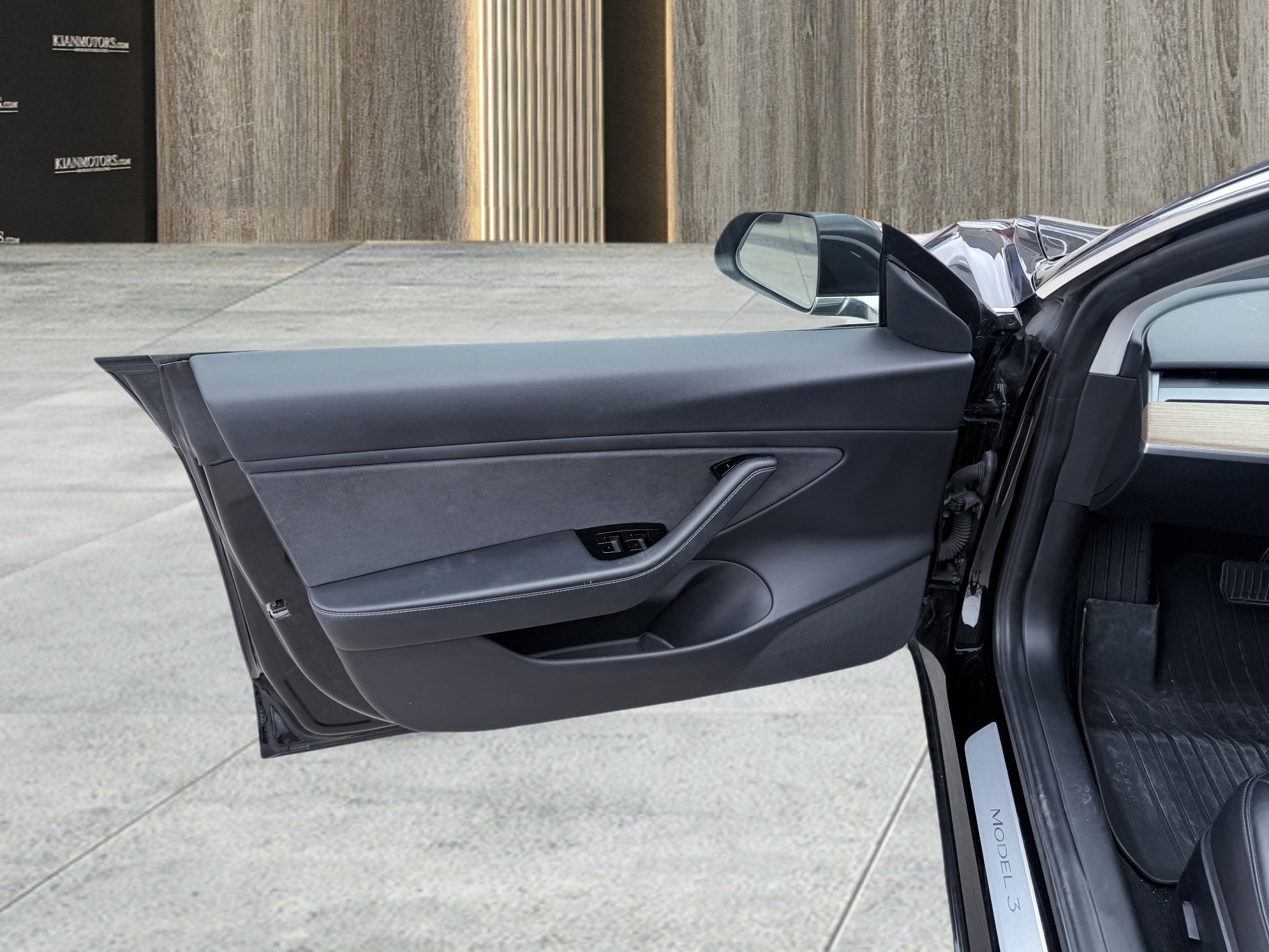 Used 2018 Tesla Model 3 Mid Range image 16