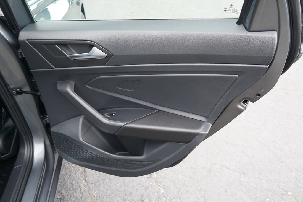 Used 2024 Volkswagen Jetta SE w/ Panoramic Sunroof Package FWD image 24