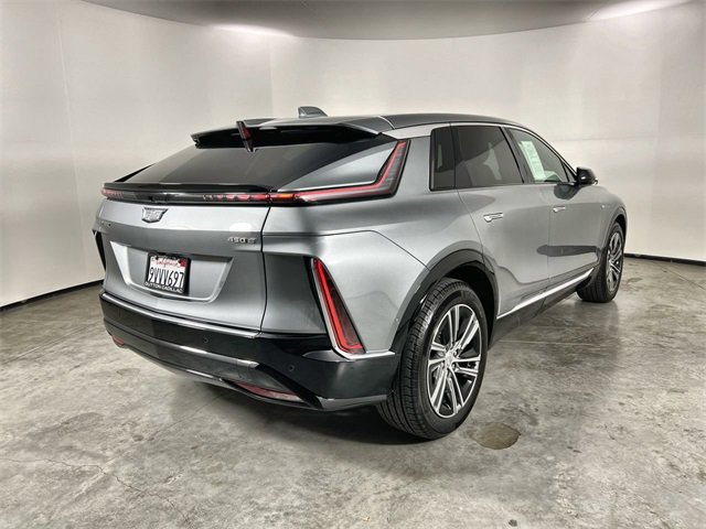 Used 2026 Cadillac Lyriq Premium Luxury image 8