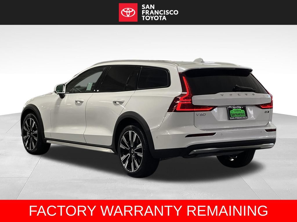 Used 2026 Volvo V60 B5 Cross Country Ultra w/ Climate Package AWD/4WD image 3