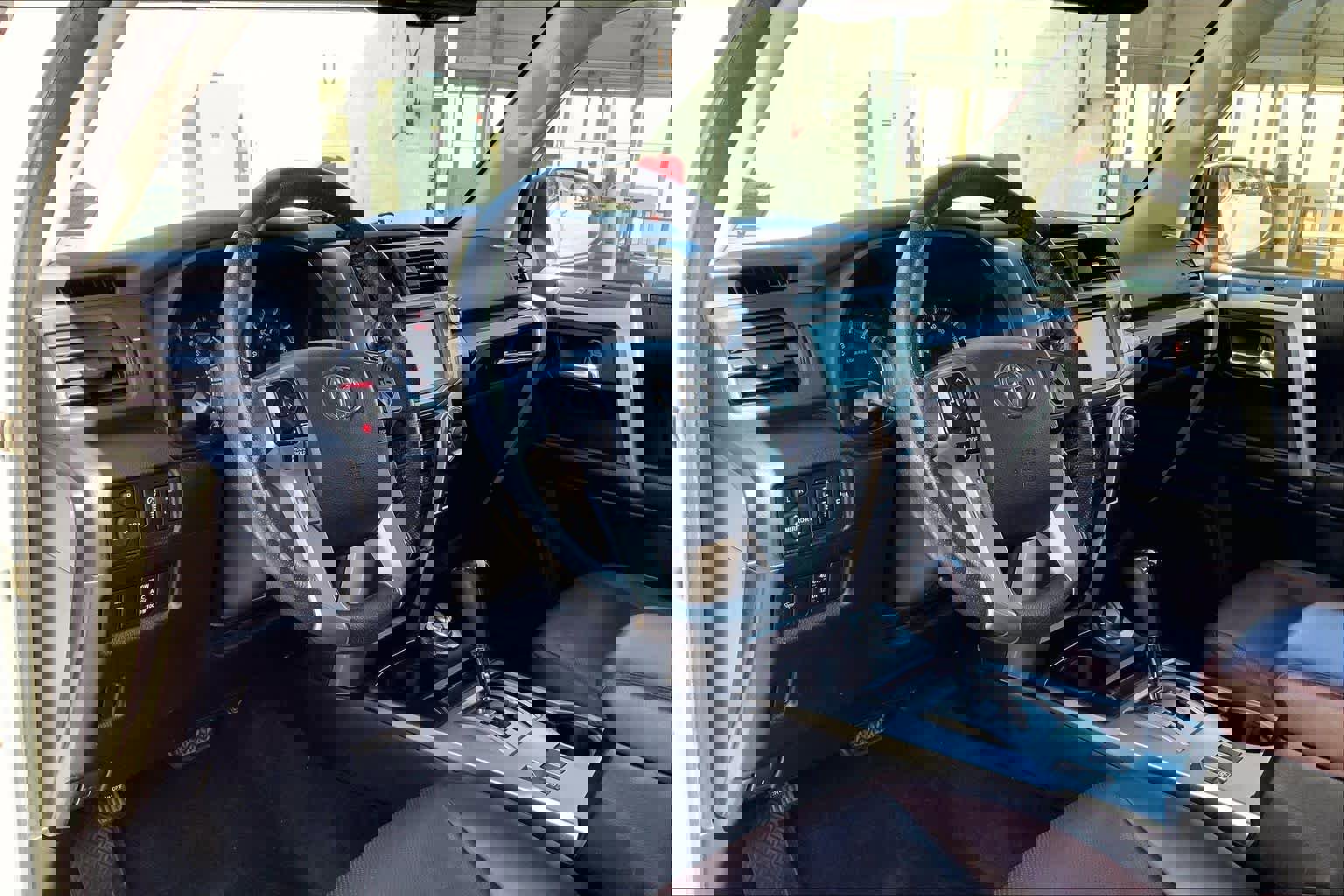 Used 2018 Toyota 4Runner Limited image 15